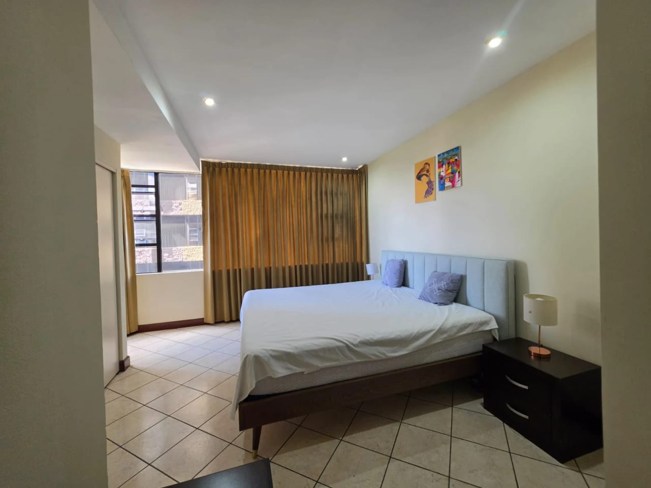 Apartamento Amueblado en Renta Zona 10 cod.CA37052 — Apartamento en Alquiler en Zona 10, Guatemala, Ciudad — foto 4 de 10