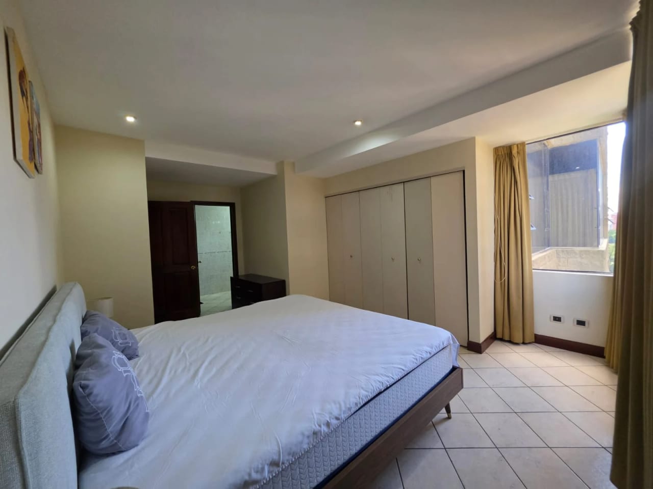Apartamento Amueblado en Renta Zona 10 cod.CA37052 — Apartamento en Alquiler en Zona 10, Guatemala, Ciudad — foto 5 de 10