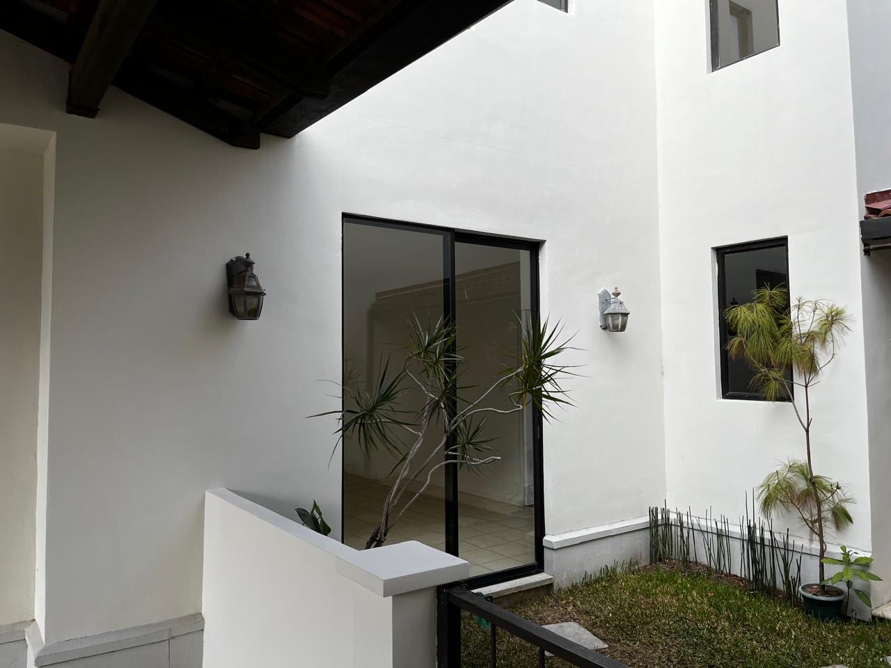 Casa en Venta en Los Manzanillos — Casa en Venta en Las Manzanillas, Carretera a El Salvador, Guatemala, Ciudad — foto 3 de 8