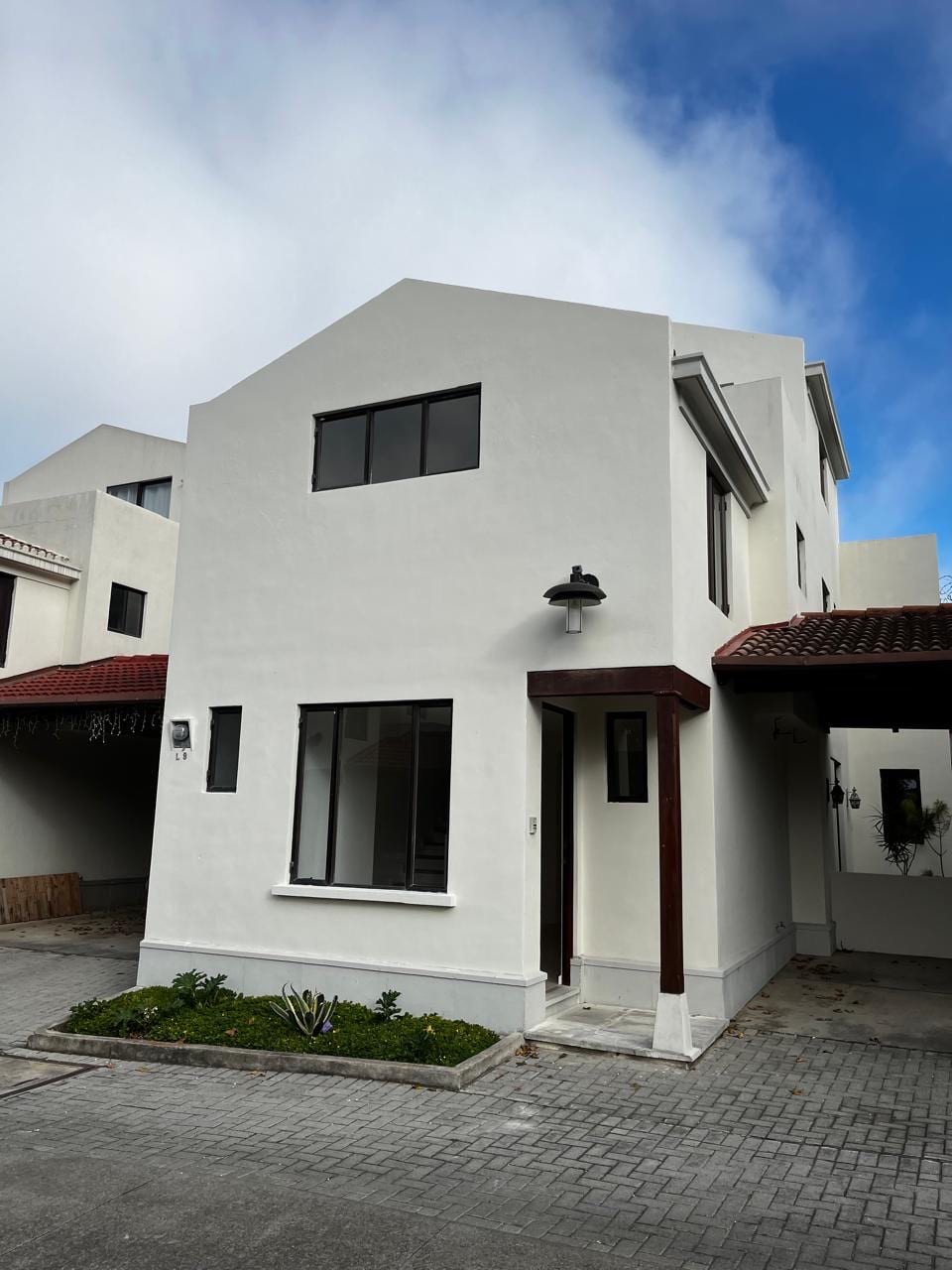 Casa en Venta en Los Manzanillos — Casa en Venta en Las Manzanillas, Carretera a El Salvador, Guatemala, Ciudad — foto 1 de 8