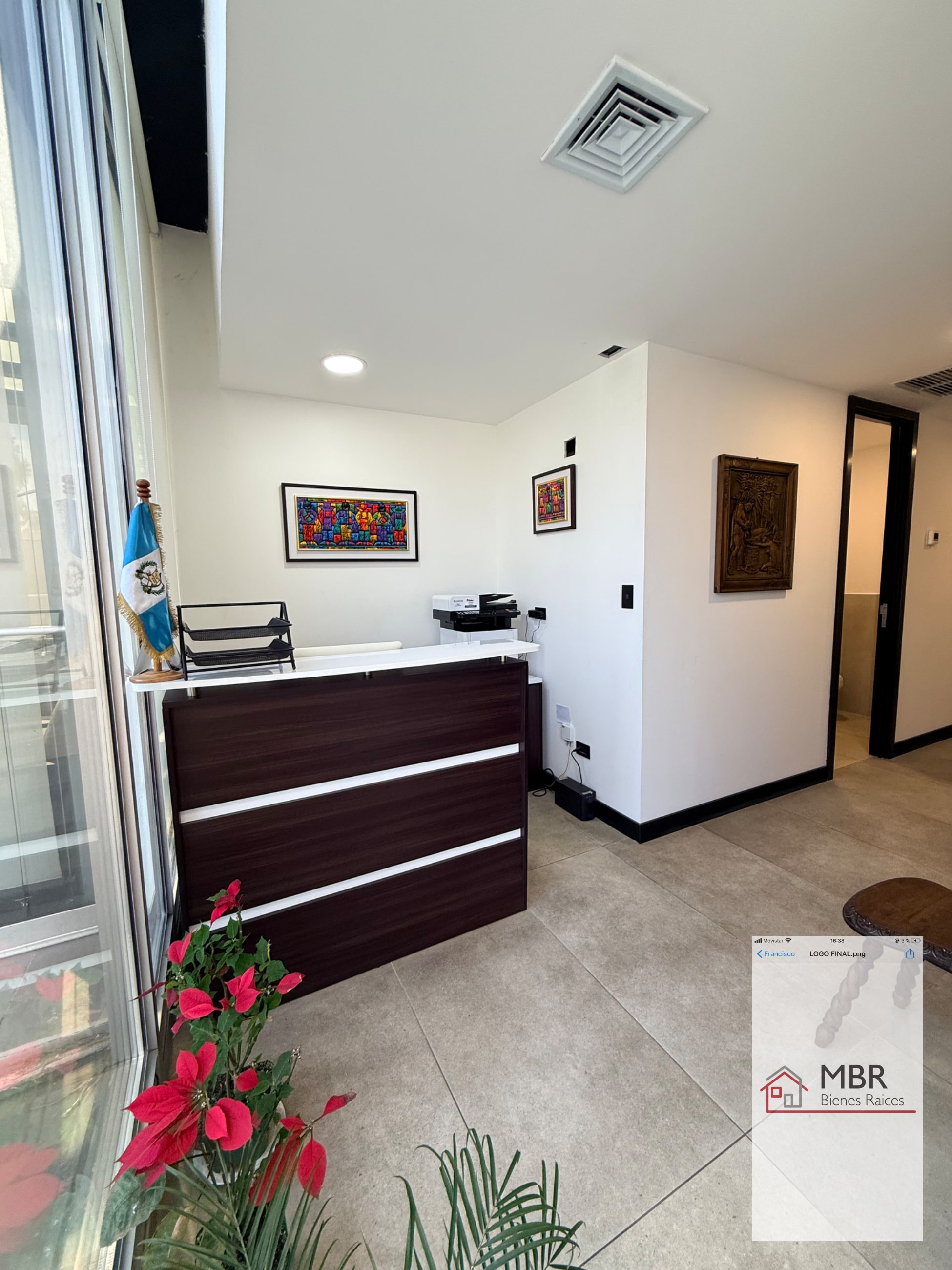 Oficina en venta zona 10, Edificio Vasanta. - 1