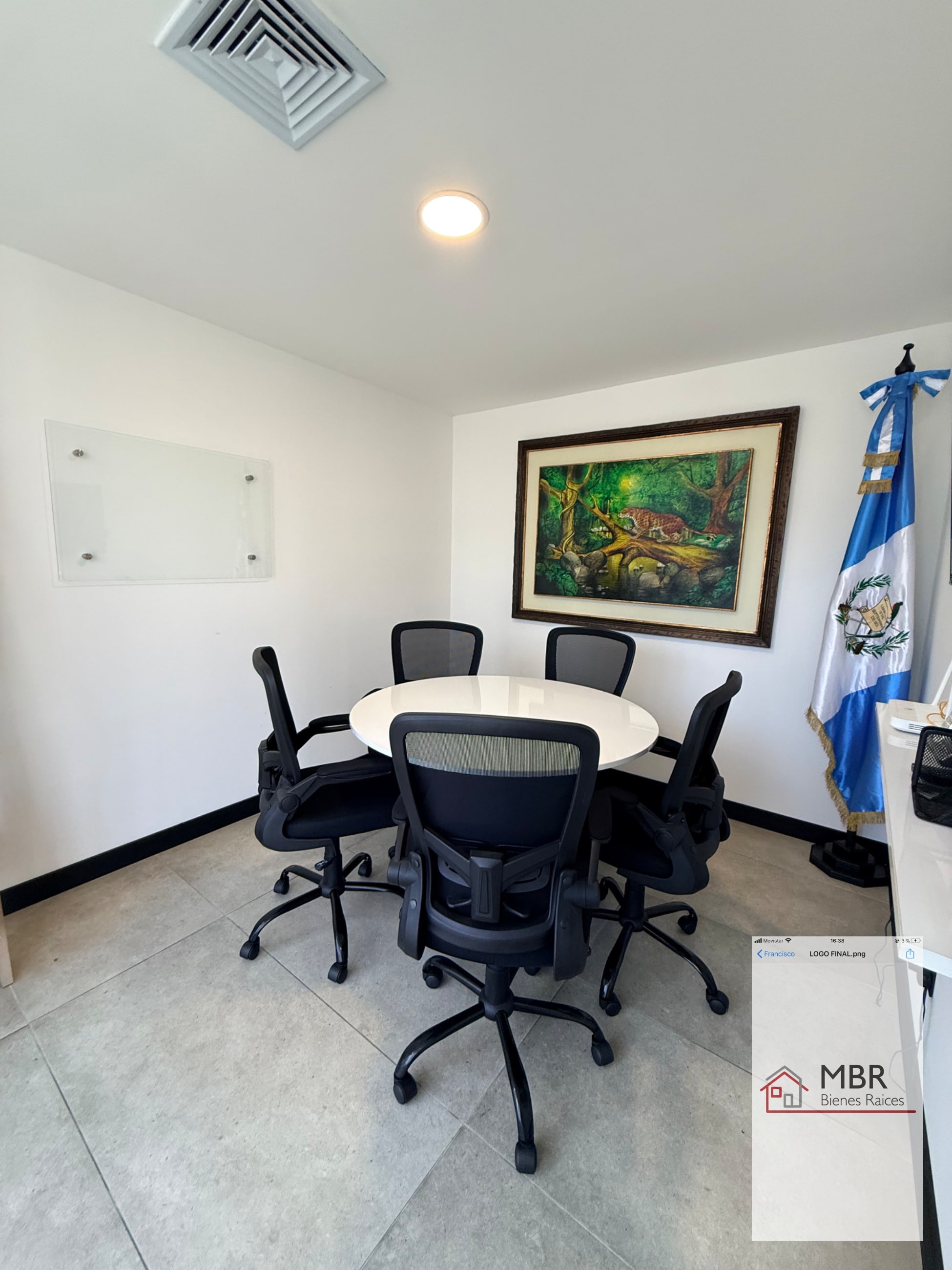 Oficina en venta zona 10, Edificio Vasanta. - 3