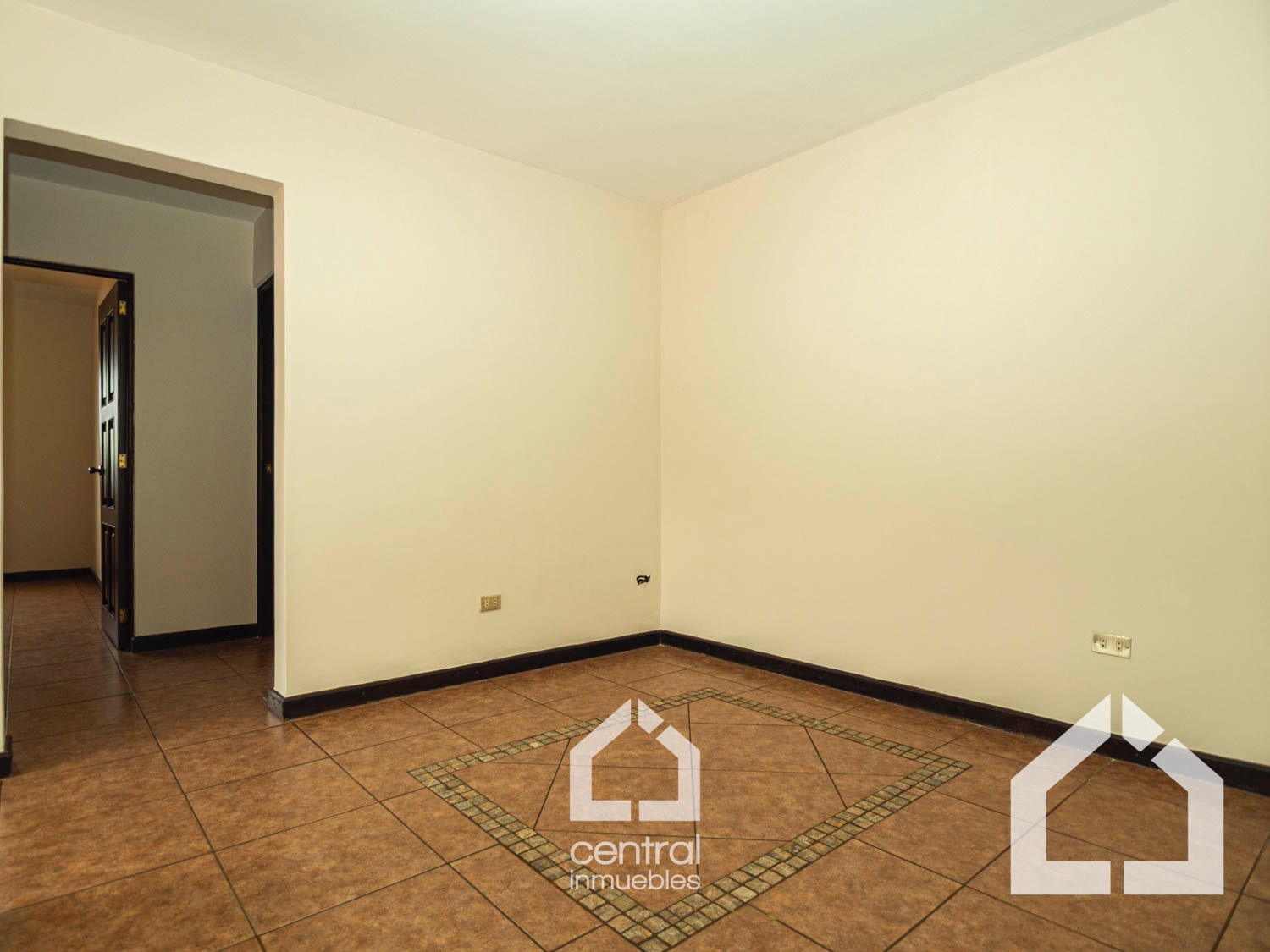 Casa en renta en Monte María 3, zona 12 - 11