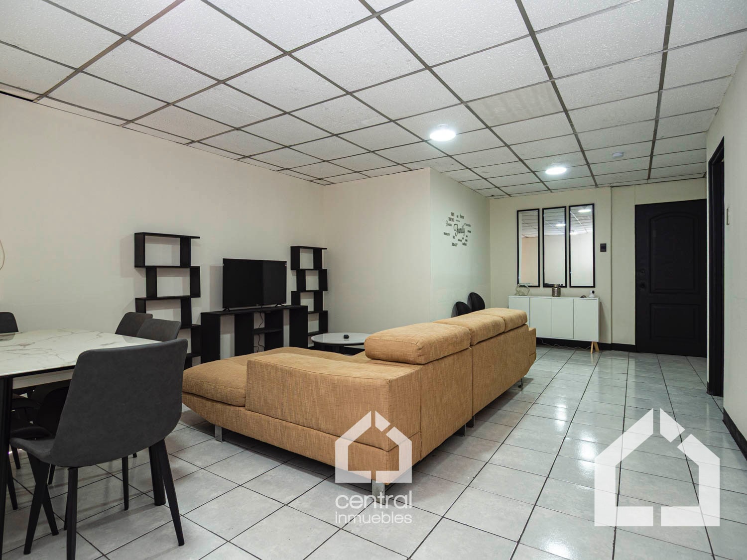 Apartamento amueblado de 2 habitaciones en Reforma Montúfar, zona 10 — Apartamento en Alquiler en Reforma Montúfar, Zona 10, Guatemala, Ciudad — foto 1 de 11
