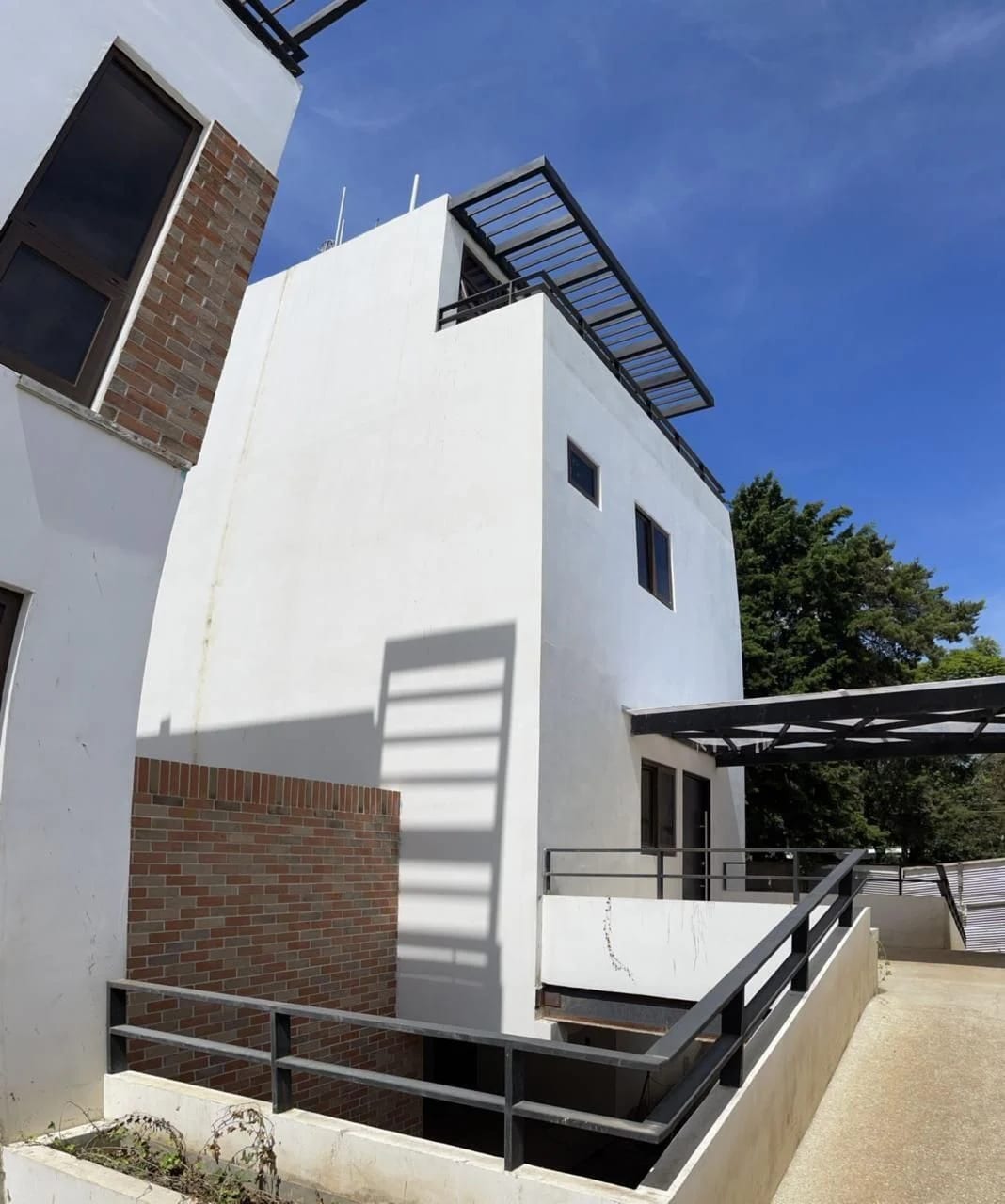 Vendo casa dentro de condominio en zona 15 — Casa en Venta en Zona 15, Guatemala, Ciudad — foto 2 de 10