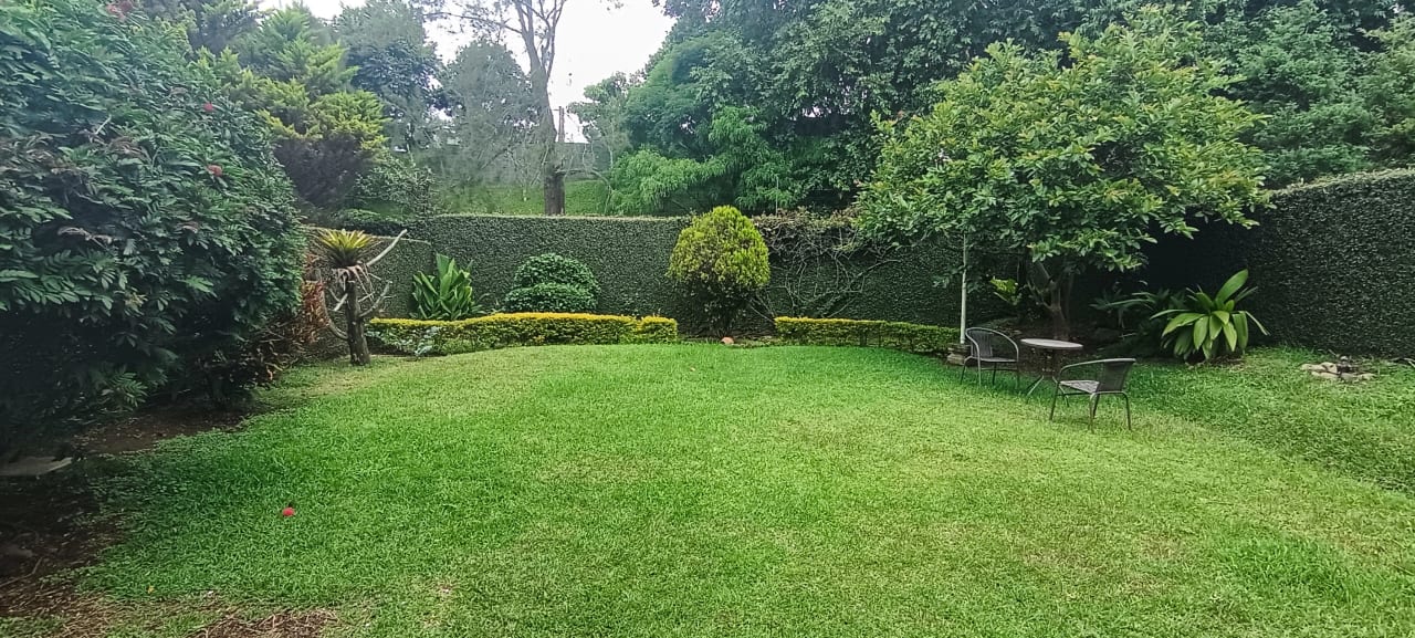 Casa en VENTA en La Fontana Carretera a El Salvador — Casa en Venta en La Fontana III, Carretera a El Salvador, Guatemala, Ciudad — foto 1 de 13