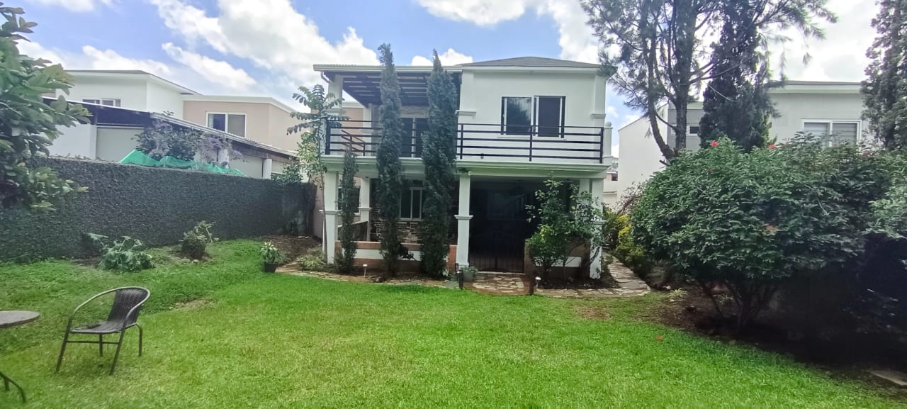 Casa en VENTA en La Fontana Carretera a El Salvador — Casa en Venta en La Fontana III, Carretera a El Salvador, Guatemala, Ciudad — foto 2 de 13