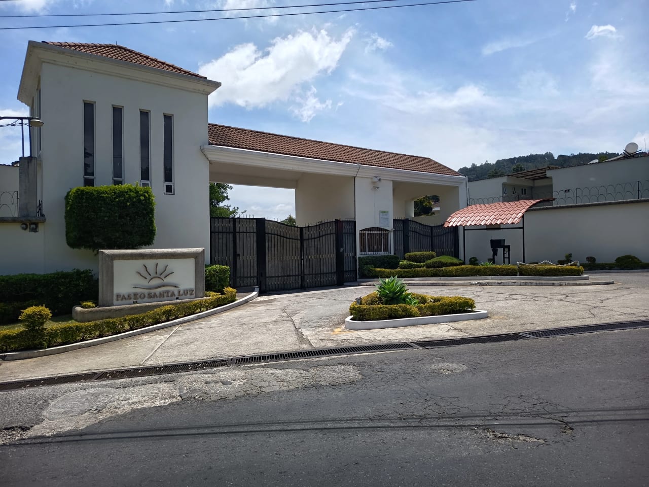 Casa en venta en condominio privado en San José Pinula — Casa en Venta en San José Pinula, Guatemala, Ciudad — foto 1 de 17
