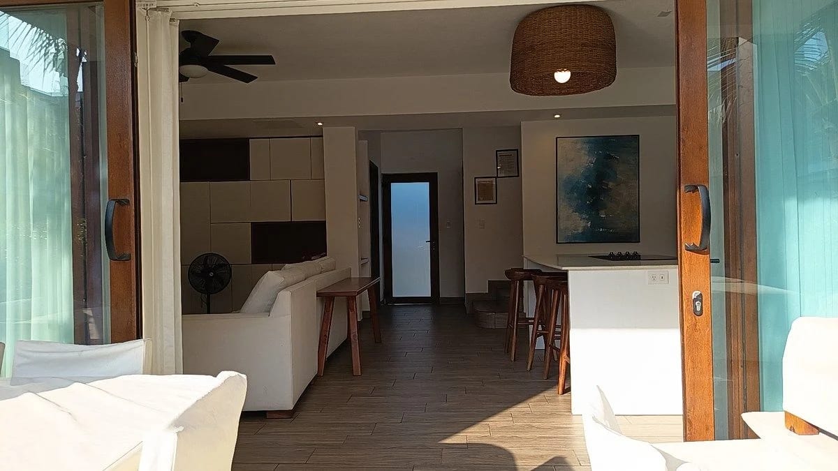 Sala — Villa en Venta en Monterrico — Casa vacacional en Venta en Monterrico, Santa Rosa — foto 2 de 14