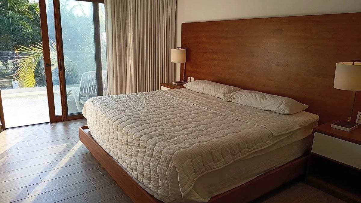 Dormitorio principal — Villa en Venta en Monterrico — Casa vacacional en Venta en Monterrico, Santa Rosa — foto 6 de 14