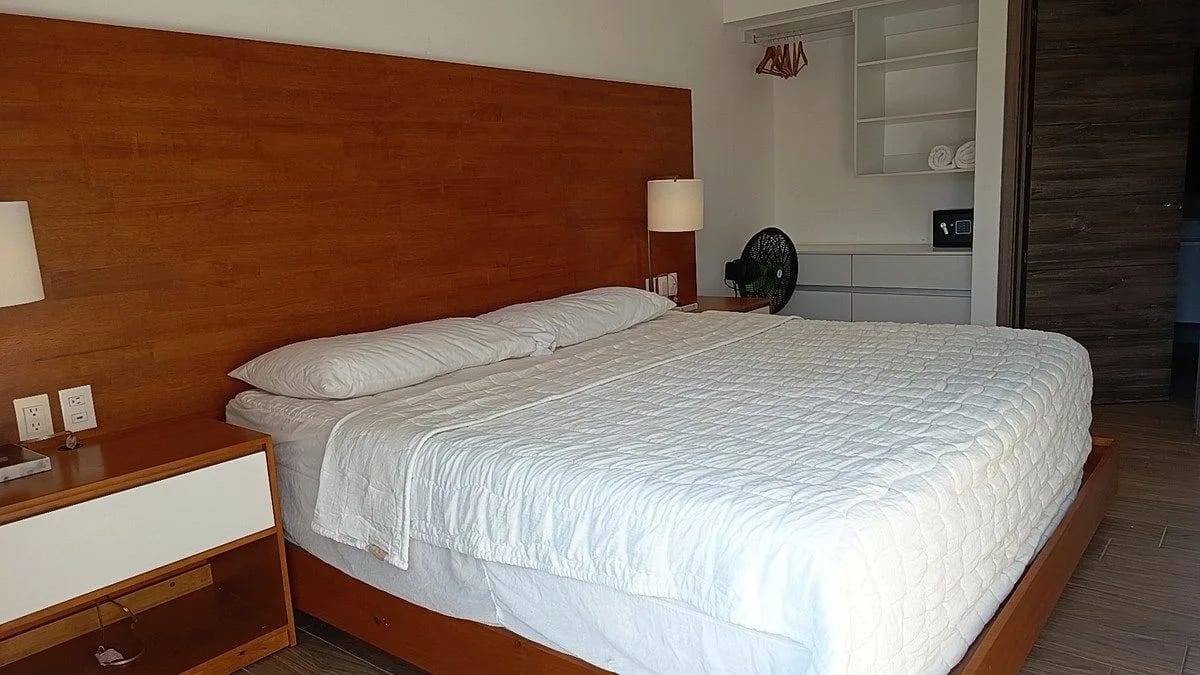 Dormitorio principal — Villa en Venta en Monterrico — Casa vacacional en Venta en Monterrico, Santa Rosa — foto 7 de 14