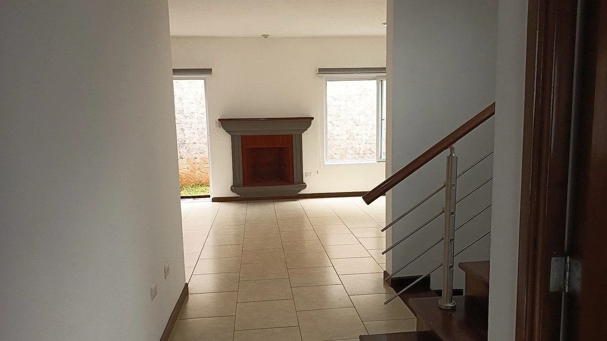 Casa en Alquiler dentro de condominio en Carretera a Olmeca — Casa en Alquiler en Bouganbilias de Arrazola, Carretera a El Salvador, Guatemala, Ciudad — foto 2 de 15