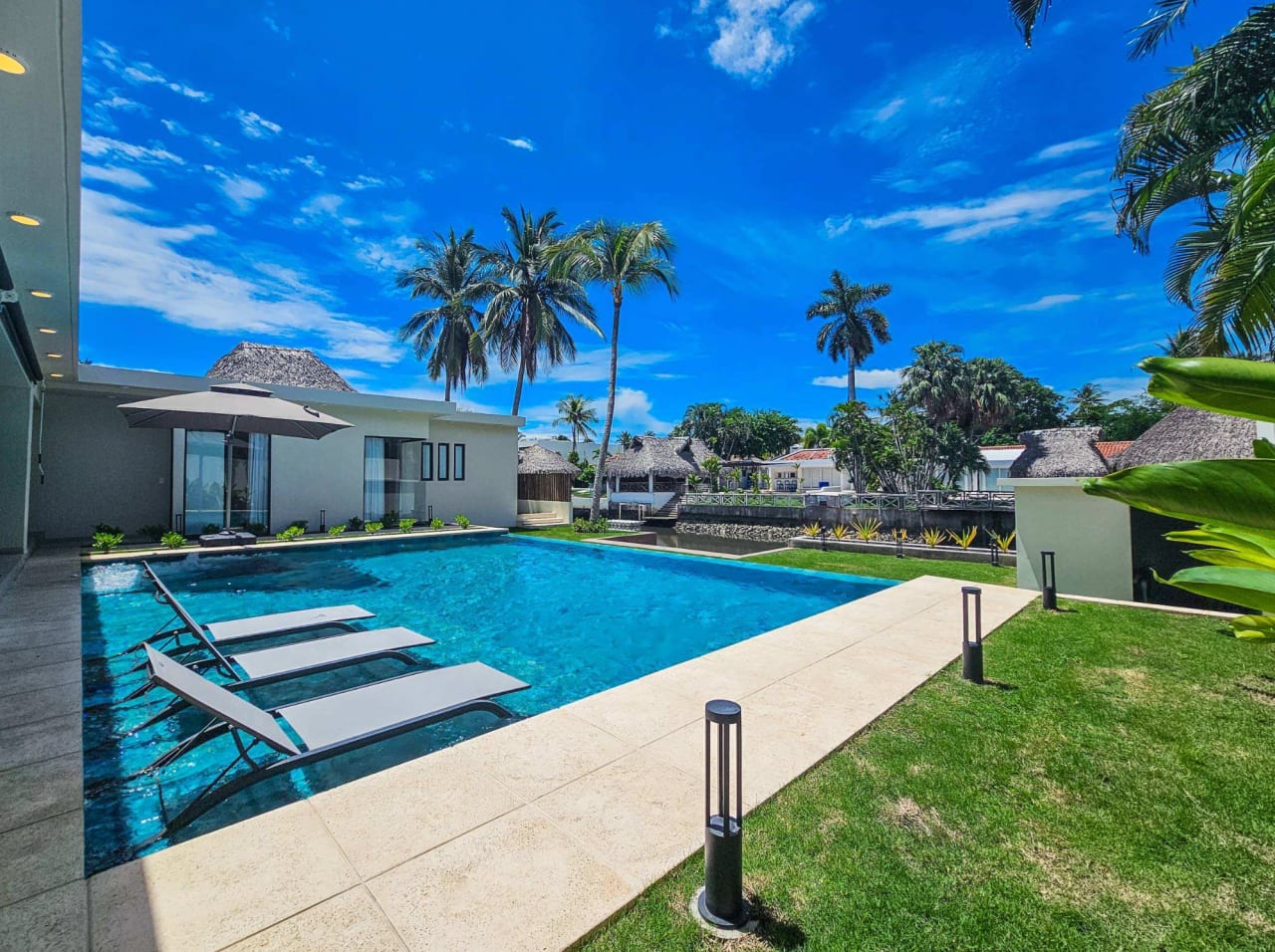 Villa en VENTA en Likin Puerto Quetzal, Escuintla — Casa vacacional en Venta en Likin, Puerto Quetzal, Escuintla — foto 1 de 17