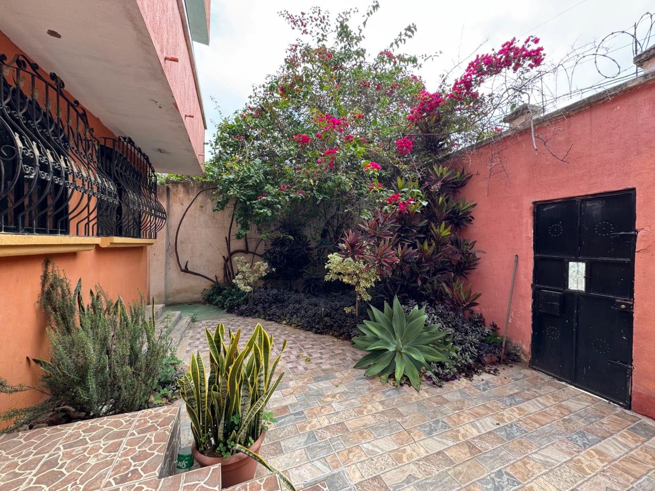 Casa en VENTA Villas de Santiago II, Ciudad Vieja Antigua Guatemala — Casa en Venta en Cortijo de Las Flores, Ciudad Vieja, Sacatepéquez — foto 2 de 17