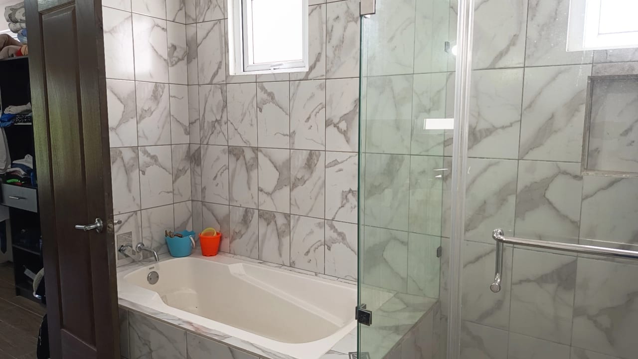 Casa en venta en Condominio exclusivo en zona 16 — Casa en Venta en Zona 16, Guatemala, Ciudad — foto 10 de 17