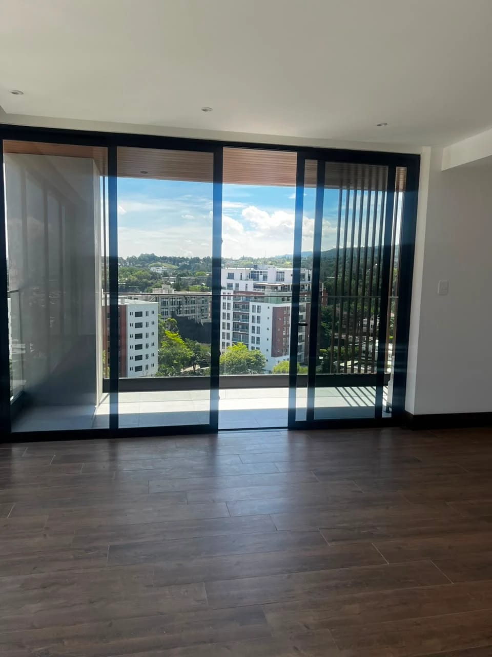 Apartamento en Renta - Edificio Gaura Z15 — Apartamento en Alquiler en Gaura, Zona 15, Guatemala, Ciudad — foto 11 de 13