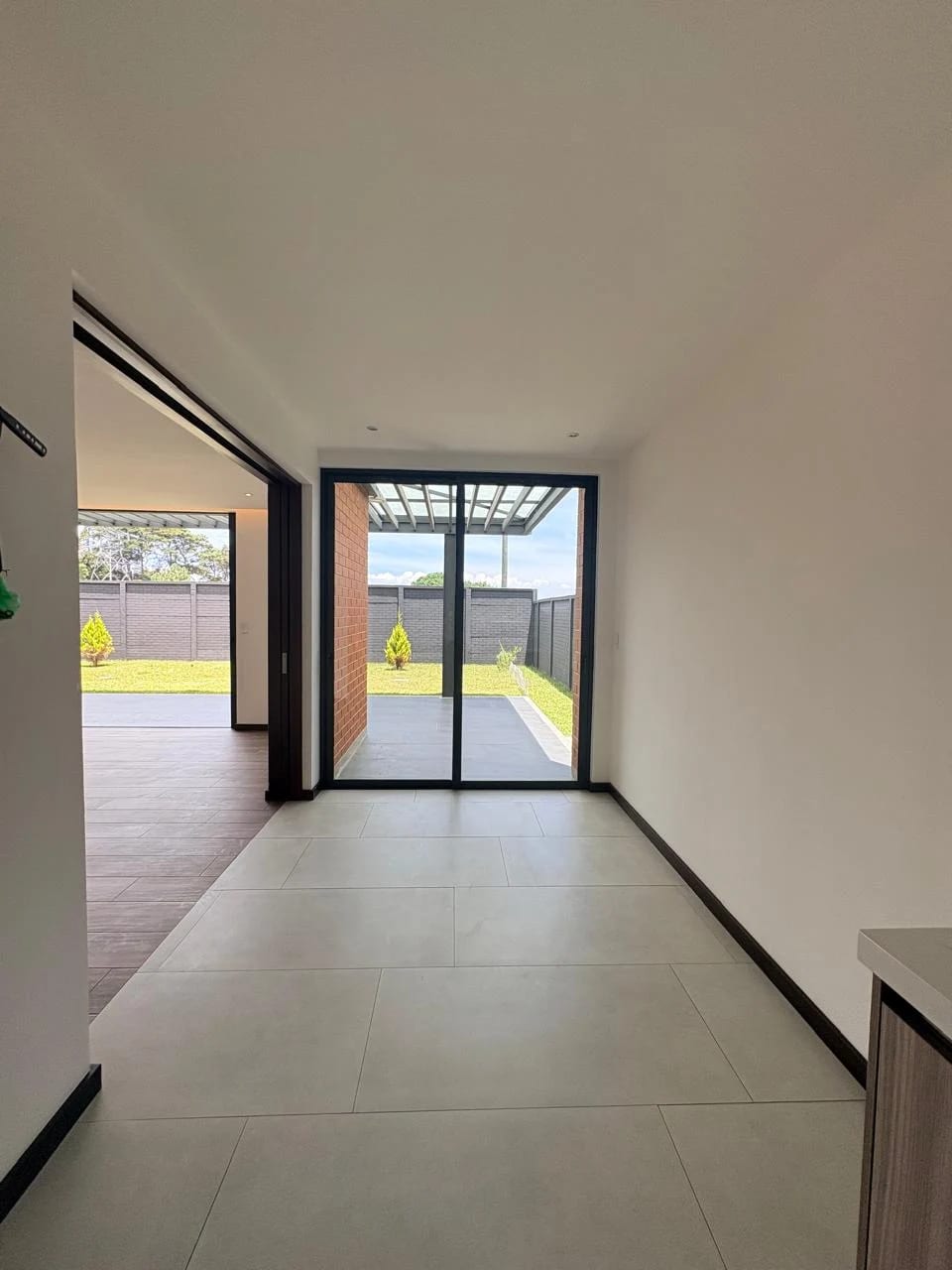 Hermosa residencia en Residencias Concepción — Casa en Alquiler en Pradera Concepción, Carretera a El Salvador, Guatemala, Ciudad — foto 4 de 16
