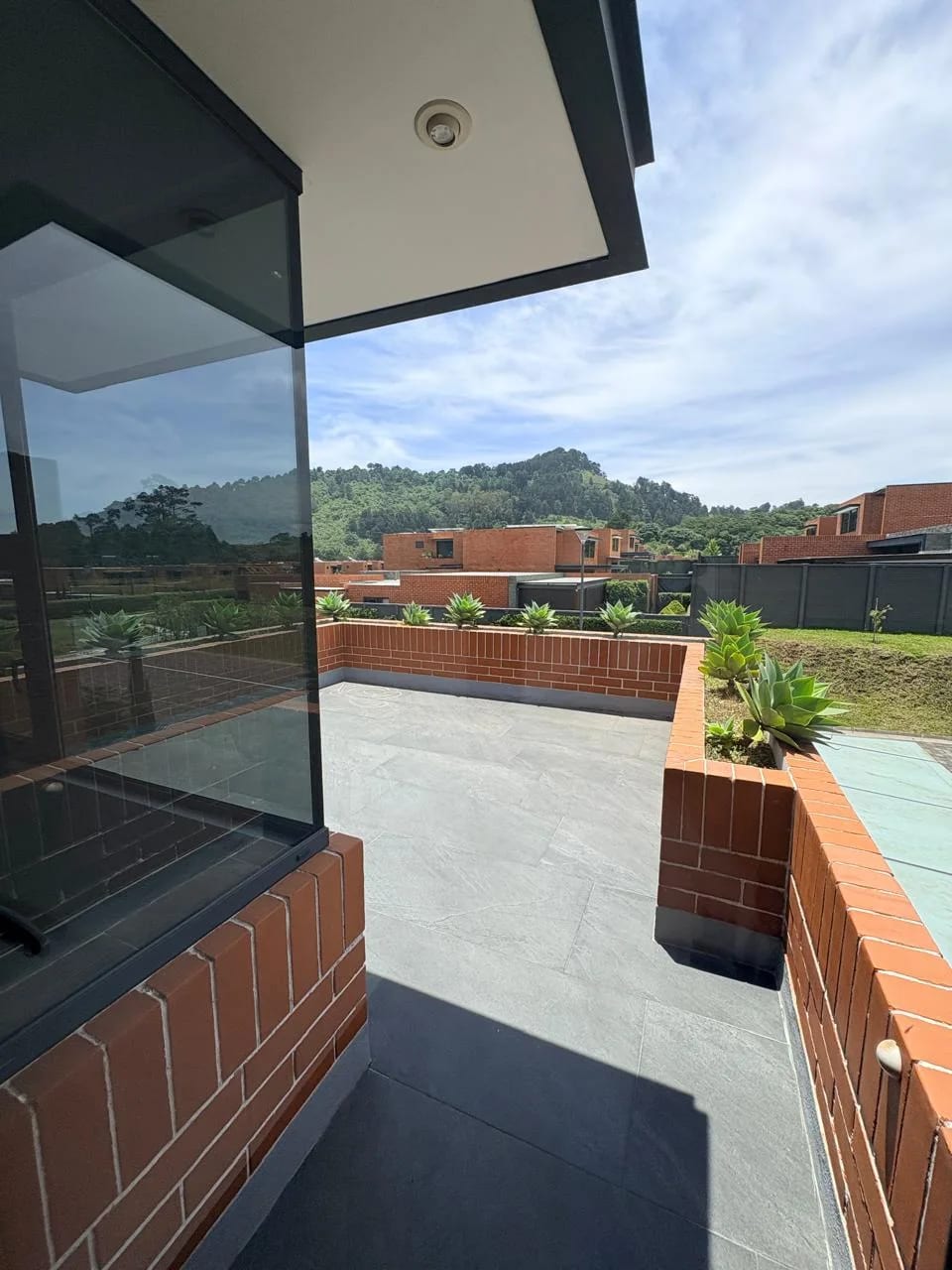 Hermosa residencia en Residencias Concepción — Casa en Alquiler en Pradera Concepción, Carretera a El Salvador, Guatemala, Ciudad — foto 14 de 16