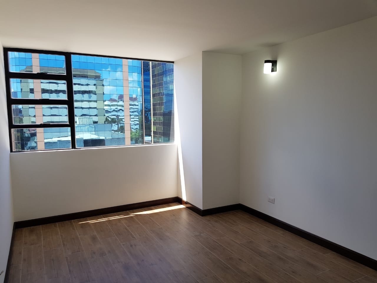 Apartamento en Renta – Edificio Santorini, Zona 14 — Apartamento en Alquiler en Santorini, Zona 14, Guatemala, Ciudad — foto 1 de 10