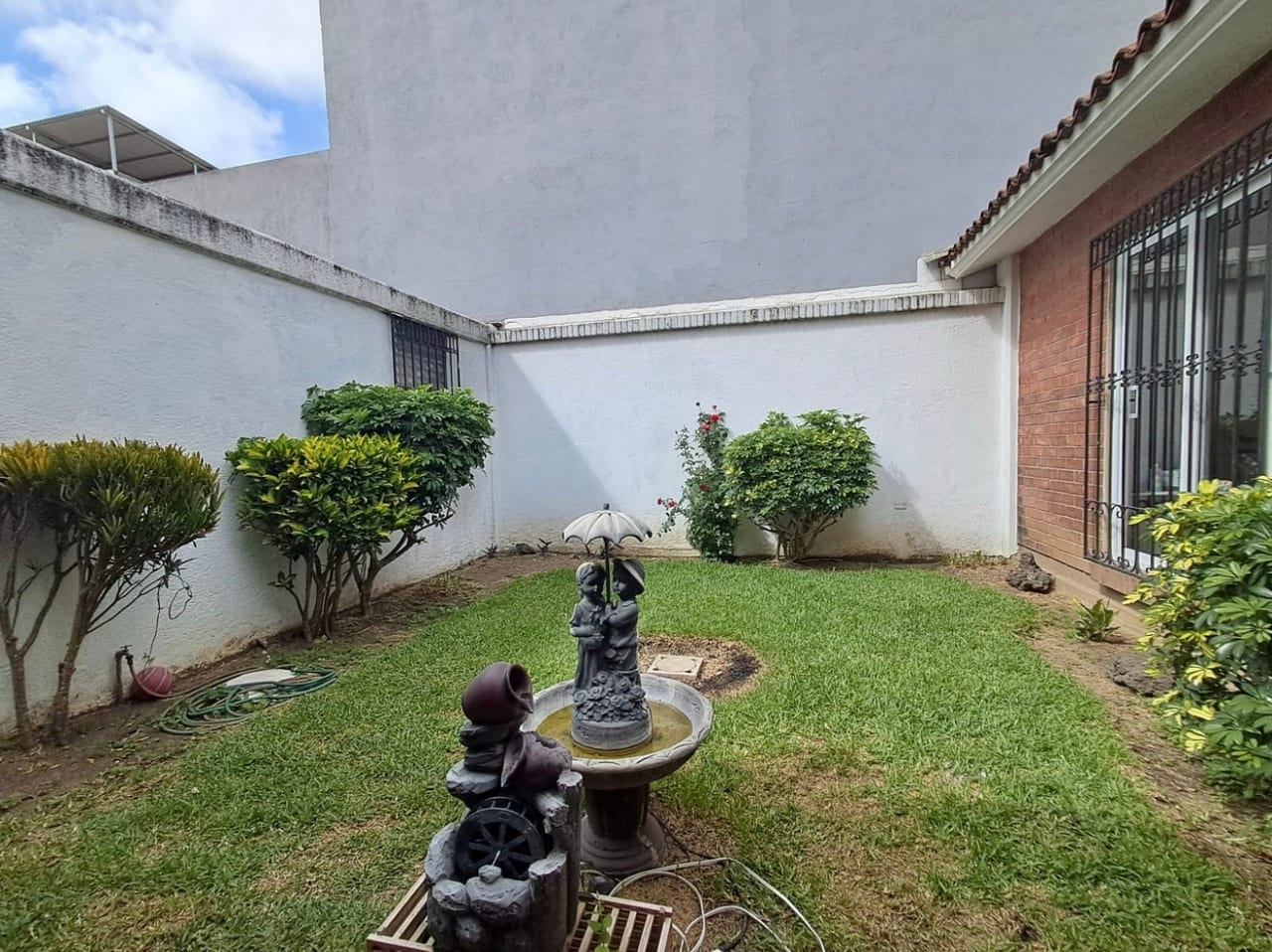 Casa Comercial en Renta - Zona 10 — Casa en Alquiler en Zona 10, Guatemala, Ciudad — foto 3 de 17