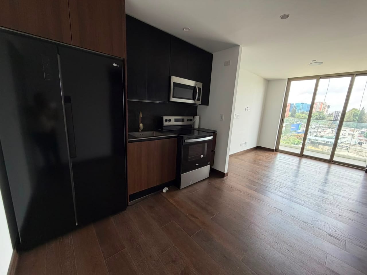 Alquilo apartamento en Edificio Atarah Zona 10 — Apartamento en Alquiler en Atarah, Zona 10, Guatemala, Ciudad — foto 6 de 17