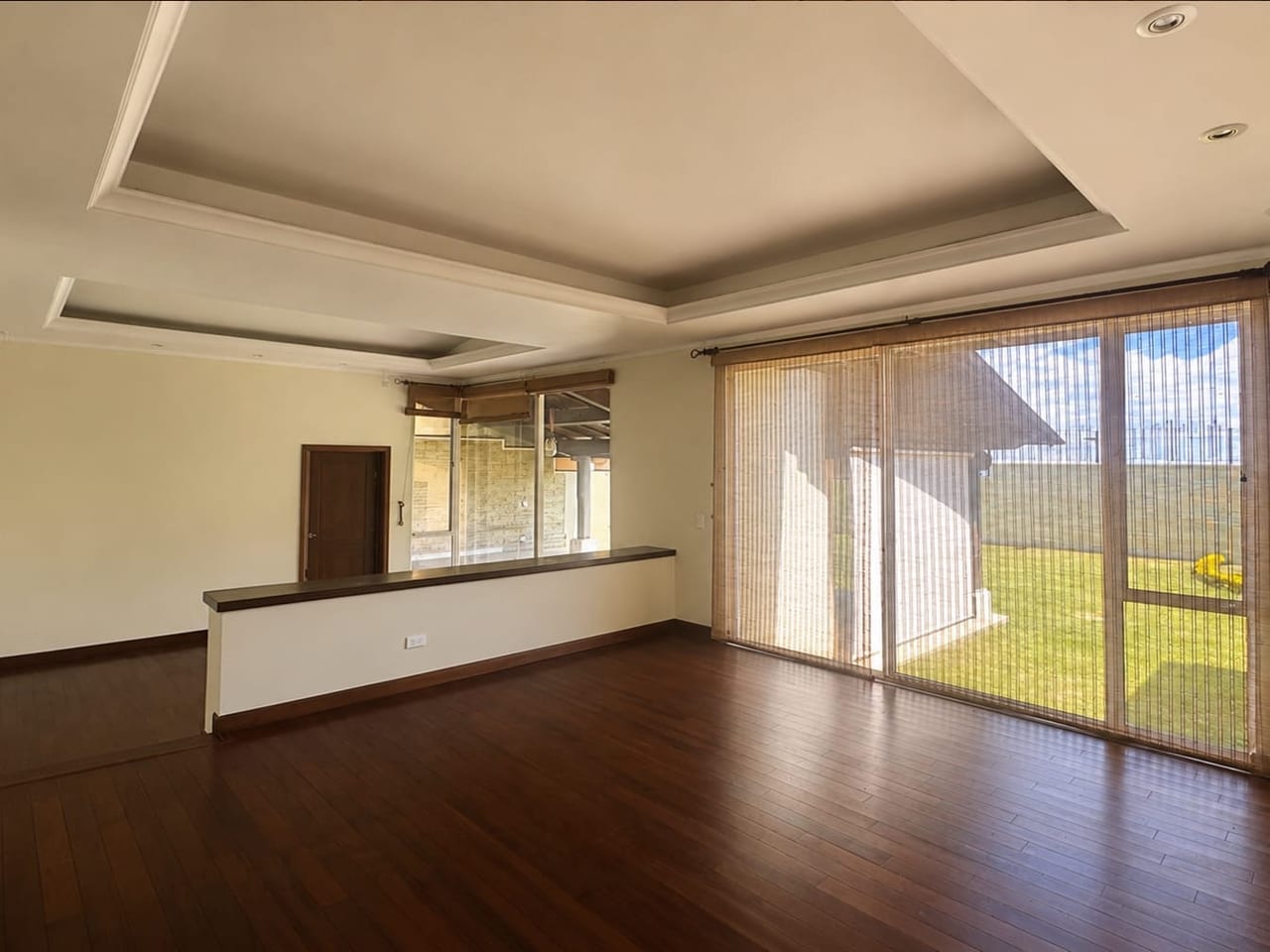 Casa en Venta frente Área verde - Portal de Bosque km 23 — Casa en Venta en Portal del Bosque, Carretera a El Salvador, Guatemala, Ciudad — foto 10 de 13