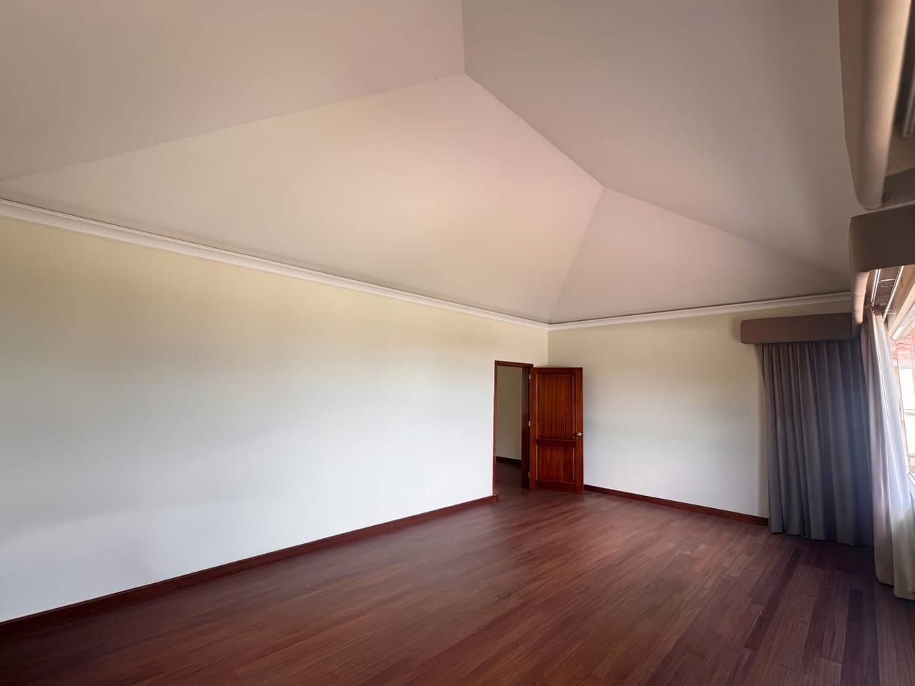 Casa en Venta frente Área verde - Portal de Bosque km 23 — Casa en Venta en Portal del Bosque, Carretera a El Salvador, Guatemala, Ciudad — foto 13 de 13