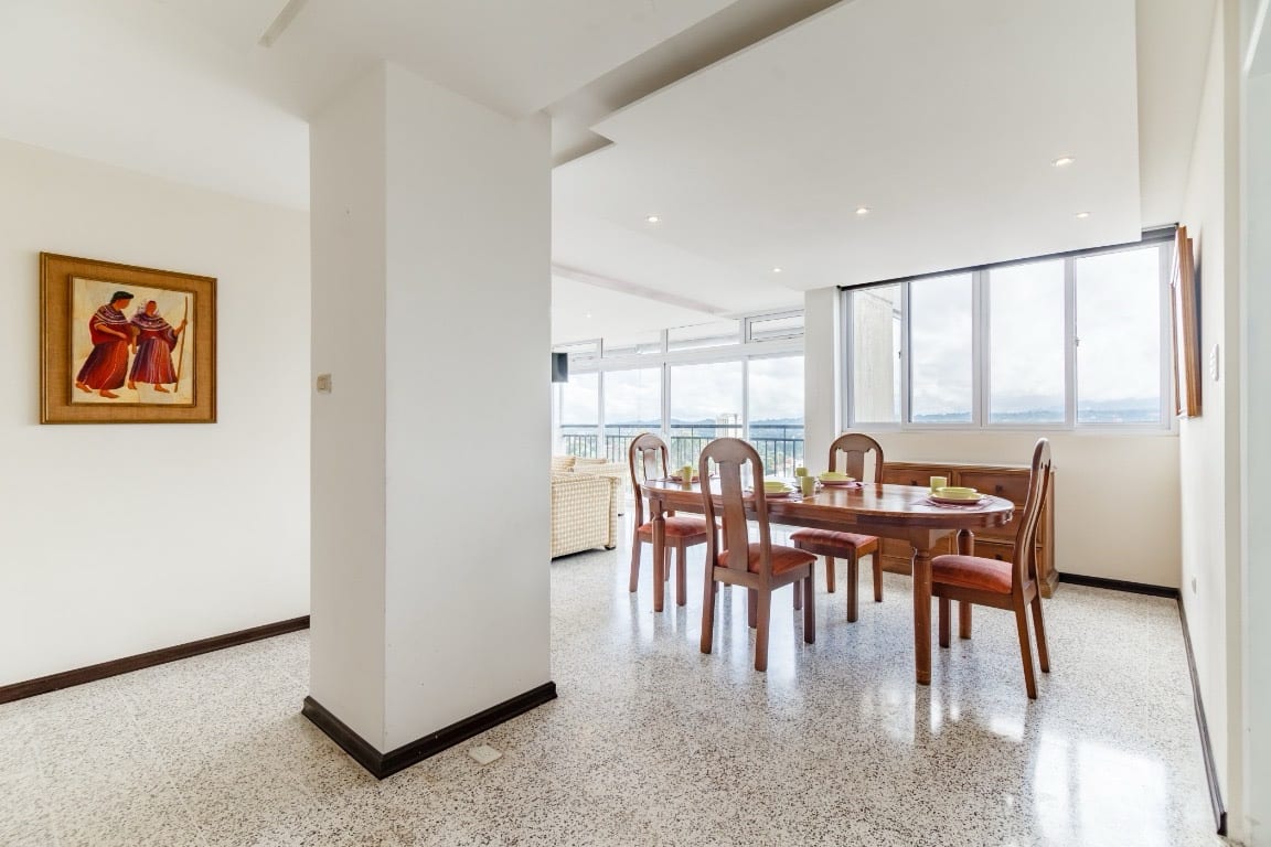 Apartamento amueblado en renta – Edificio Ciudad Vieja — Apartamento en Alquiler en Ciudad Vieja, Zona 10, Guatemala, Ciudad — foto 4 de 11