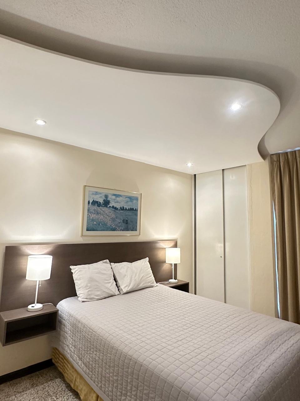 Apartamento amueblado en renta – Edificio Ciudad Vieja — Apartamento en Alquiler en Ciudad Vieja, Zona 10, Guatemala, Ciudad — foto 10 de 11