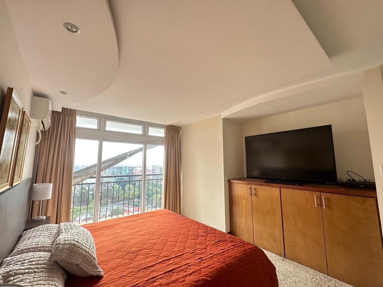 Apartamento amueblado en renta – Edificio Ciudad Vieja — Apartamento en Alquiler en Ciudad Vieja, Zona 10, Guatemala, Ciudad — foto 11 de 11