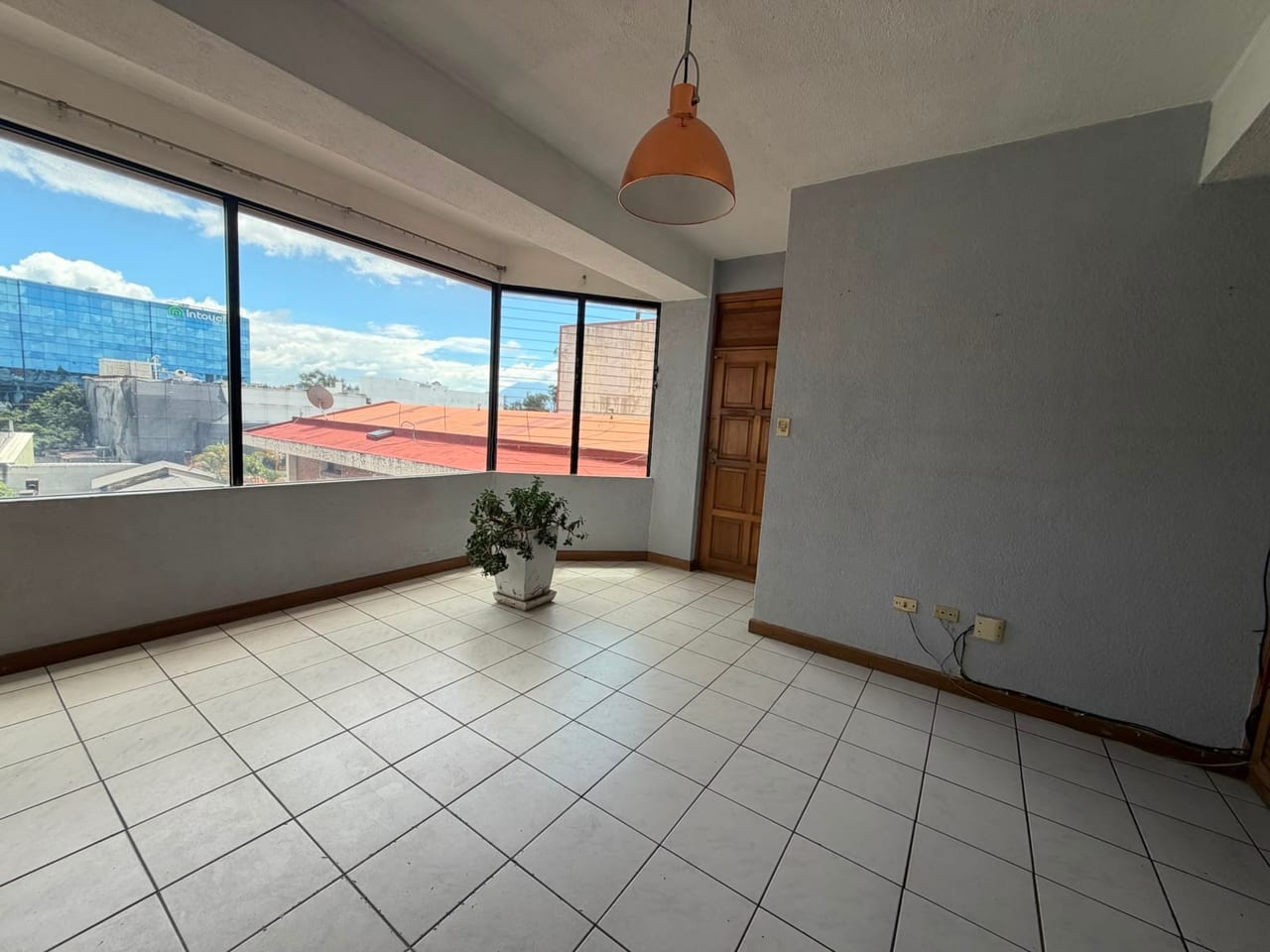 Apartamento en Renta Zona 13 – Av. Hincapié — Apartamento en Alquiler en Zona 13, Guatemala, Ciudad — foto 1 de 7