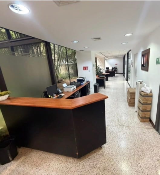 Oficina de 120 m² en Zona 10 — Oficina en Alquiler en Zona 10, Guatemala, Ciudad — foto 3 de 9