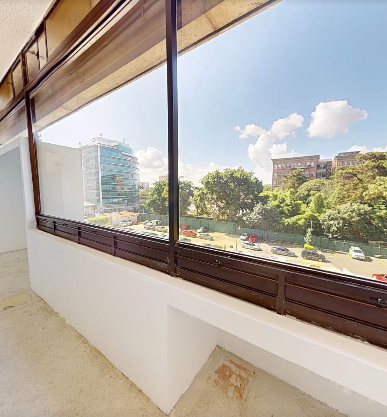 Oficina de 377 m² en Zona 10 — Oficina en Alquiler en Zona 10, Guatemala, Ciudad — foto 10 de 11