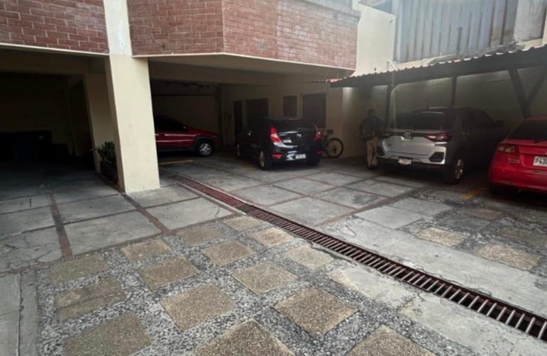 Venta Complejo de 2 Edificios con 14 Apartamentos en Zona 13 — Edificio en Venta en Zona 13, Guatemala, Ciudad — foto 3 de 6