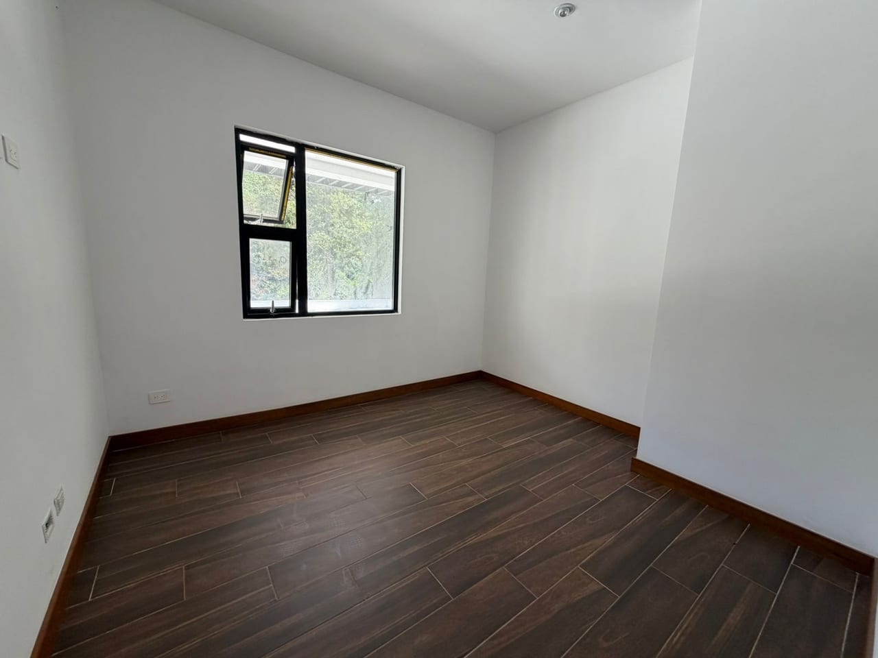 Casa en Venta | la Reserva, Santa Rosalía – KM 12 CES — Casa en Venta en Santa Rosalia La Laguna, Carretera a El Salvador, Guatemala, Ciudad — foto 14 de 16