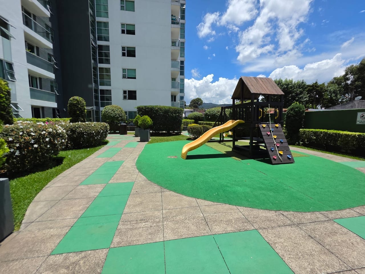 Apartamento en Renta - Condado La Villa Zona 14 — Apartamento en Alquiler en Condado La Villa, Zona 14, Guatemala, Ciudad — foto 13 de 17