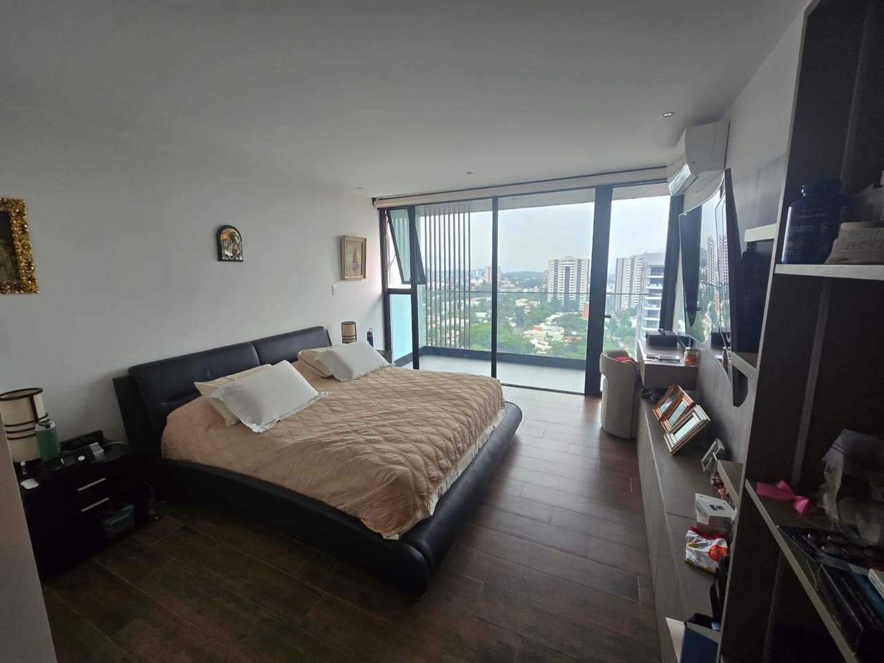 Apartamento en venta - Gaura | Nivel alto con vista a volcanes — Apartamento en Venta en Gaura, Zona 15, Guatemala, Ciudad — foto 2 de 17