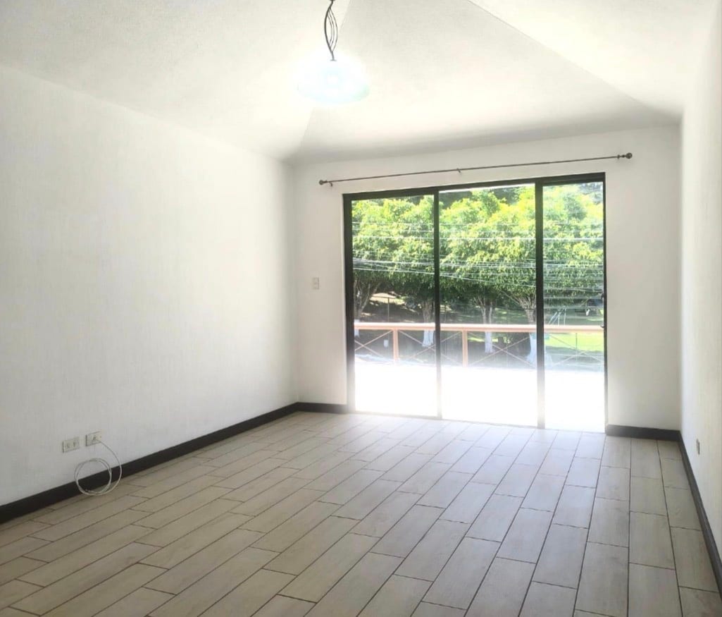 Cuarto principal — Casa en Venta – Condominio Terravista — Casa en Venta en Terravista, Carretera a El Salvador, Guatemala, Ciudad — foto 3 de 17
