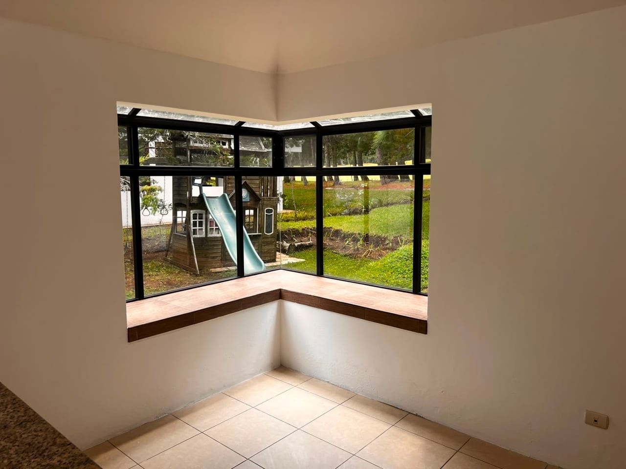 Residencia en Venta | Hacienda Nueva Country Club — Casa en Venta en Carretera a El Salvador, Guatemala, Ciudad — foto 3 de 17