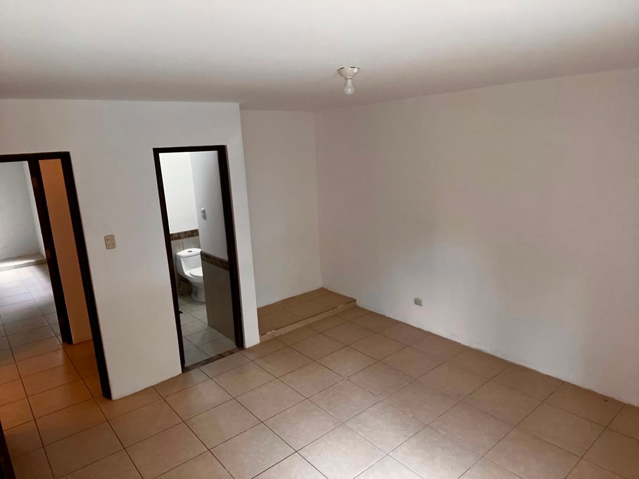 Residencia en Venta | Hacienda Nueva Country Club — Casa en Venta en Carretera a El Salvador, Guatemala, Ciudad — foto 11 de 17