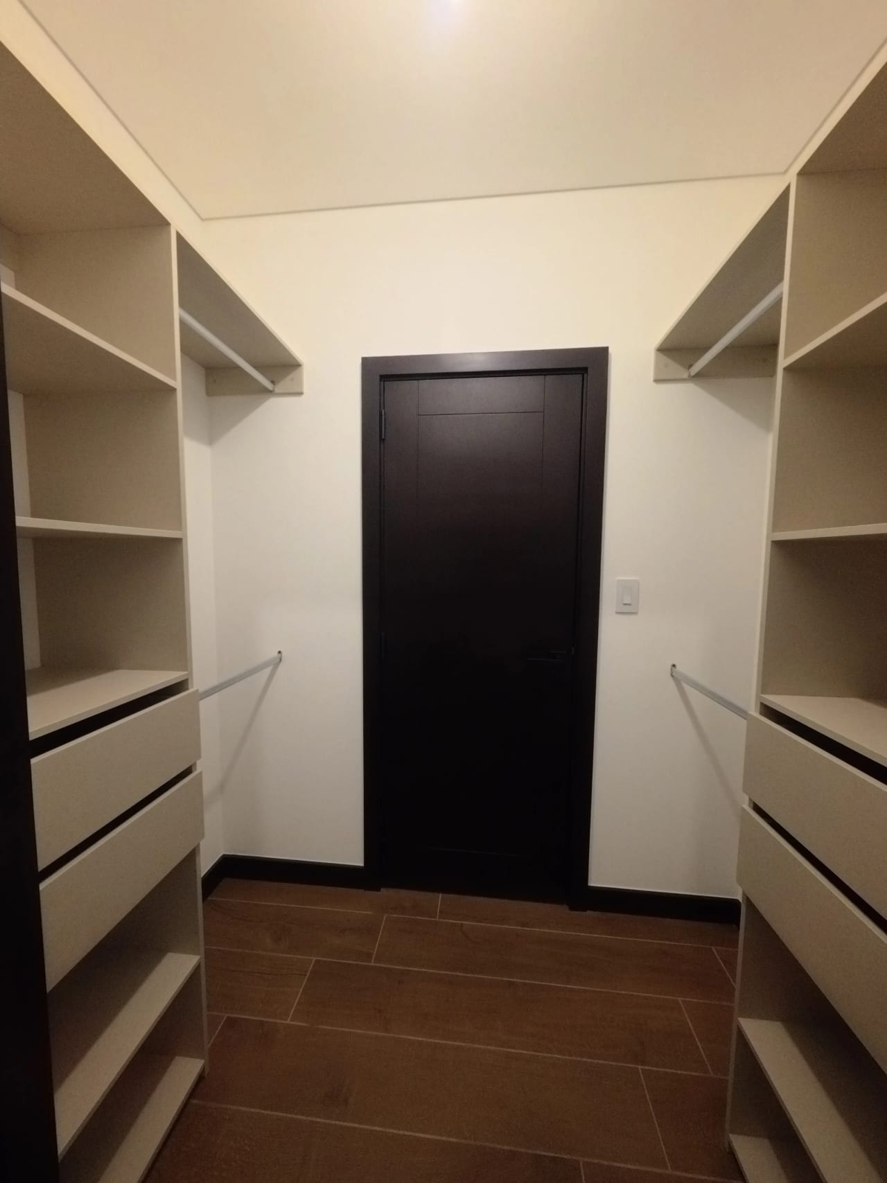 Renta Apartamento para Estrenar Lirios IV — Apartamento en Alquiler en Ciudad Cayalá, Zona 16, Guatemala, Ciudad — foto 3 de 5