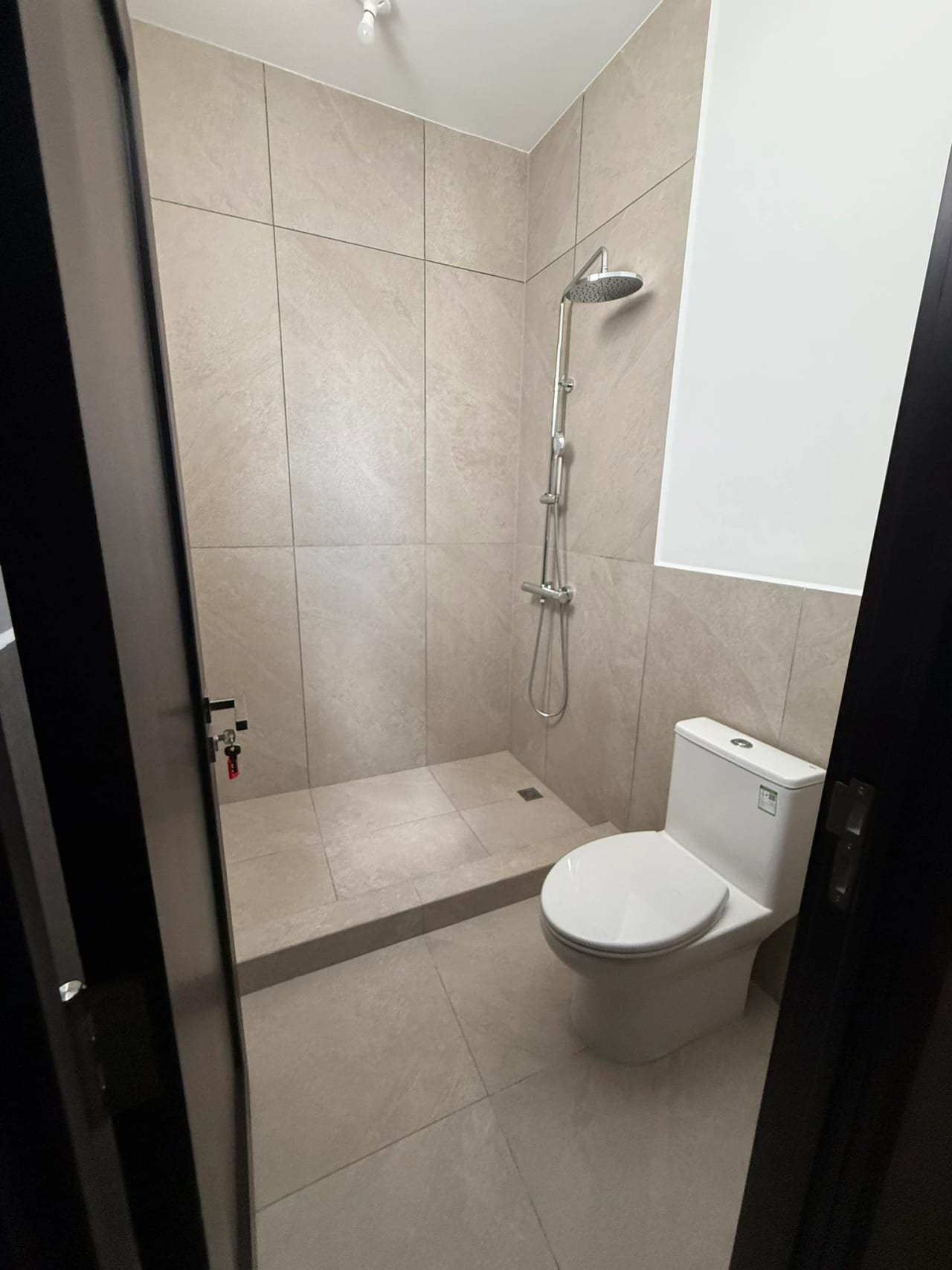 Baño — Apartamento en Venta Nogales de Cayala — Apartamento en Venta en Nogales de Cayalá, Zona 16, Guatemala, Ciudad — foto 4 de 8