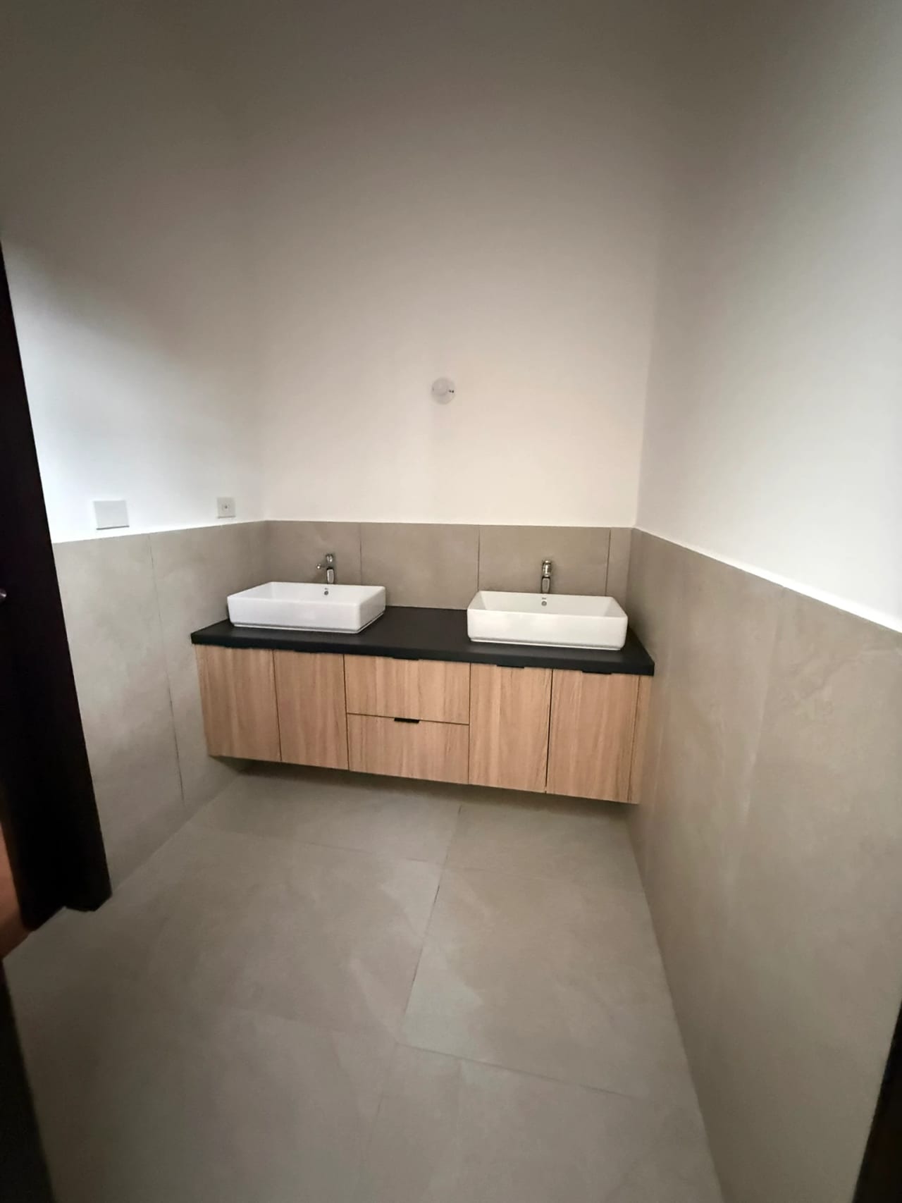 Baño — Apartamento en Venta Nogales de Cayala — Apartamento en Venta en Nogales de Cayalá, Zona 16, Guatemala, Ciudad — foto 5 de 8