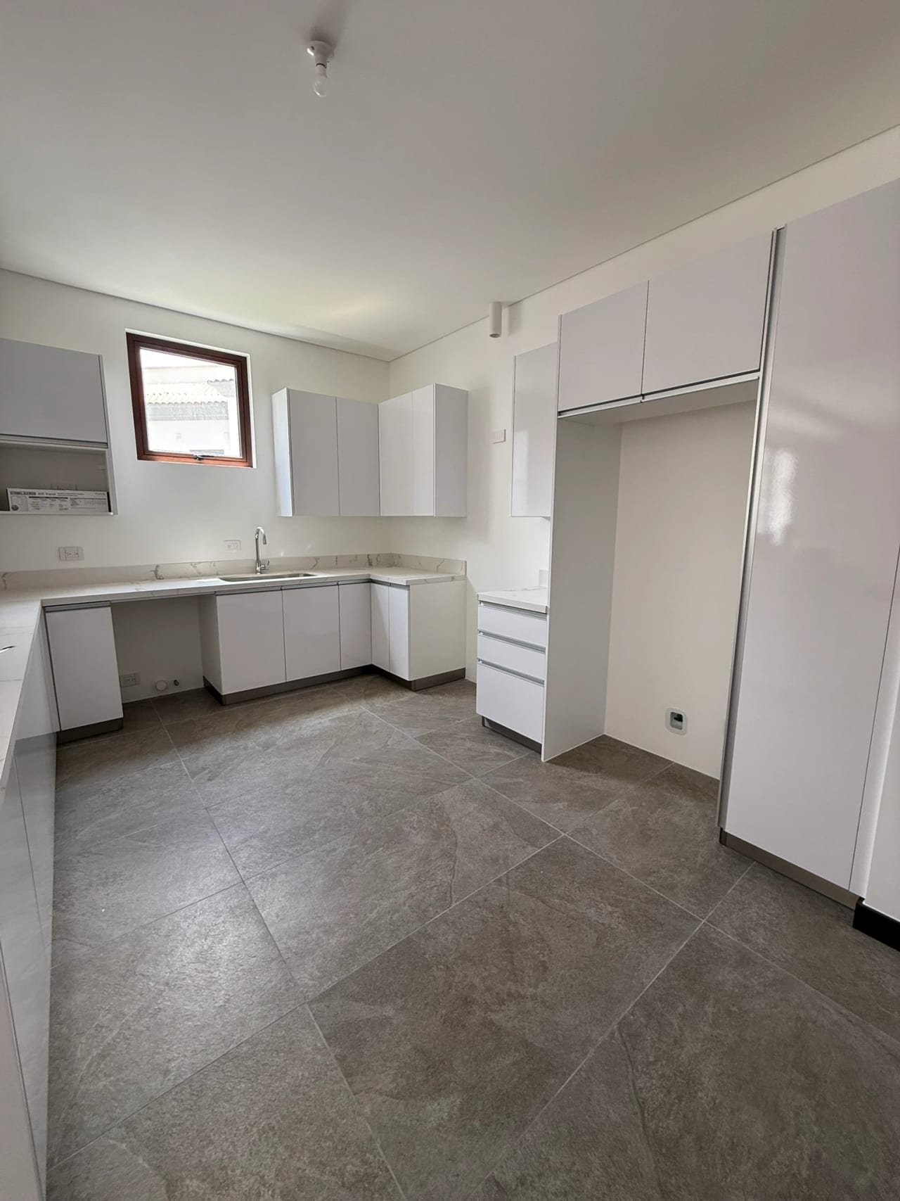 Cocina — Apartamento en Venta Nogales de Cayala — Apartamento en Venta en Nogales de Cayalá, Zona 16, Guatemala, Ciudad — foto 7 de 8
