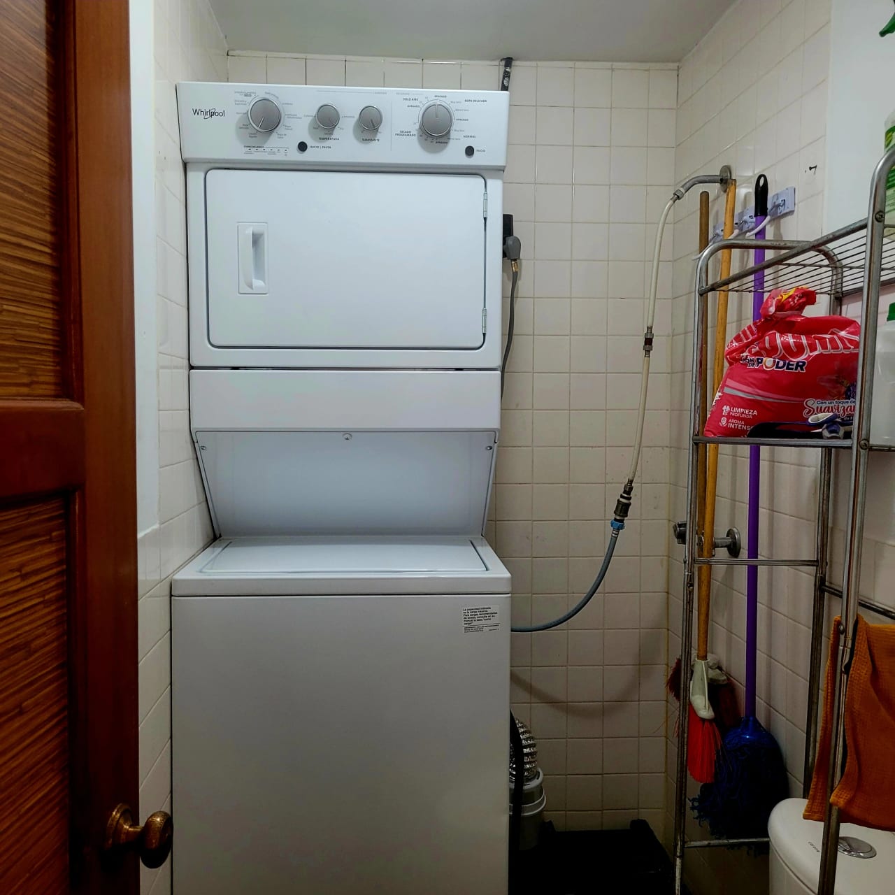 Amplio y Céntrico Apto Amoblado en Renta Edificio Avenida Zona 10 — Apartamento en Alquiler en Zona 10, Guatemala, Ciudad — foto 12 de 12
