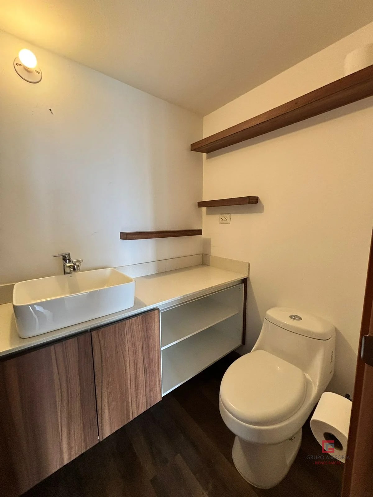 Único apartamento en edificio Vidalta zona 11 - 7