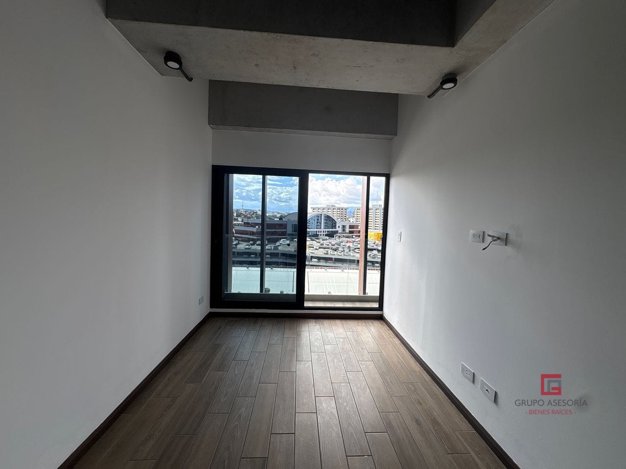 Ubicación privilegiada Apartamento en alquiler zona 4 — Apartamento en Alquiler en Séptimo, Zona 4, Guatemala, Ciudad — foto 10 de 16