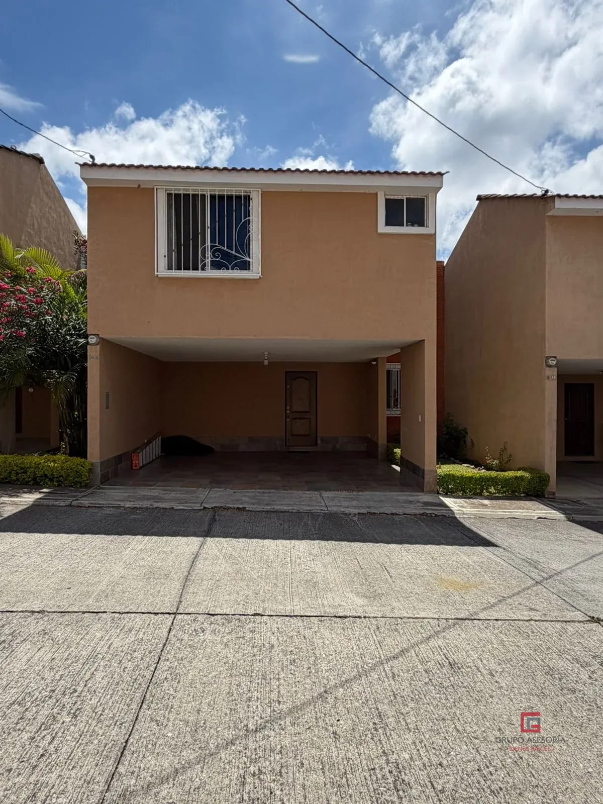 Hermosa Casa en Venta en Condominio Villas del Pinar z8 de Mixco — Casa en Venta en Zona 8 Mixco, Guatemala, Ciudad — foto 1 de 7