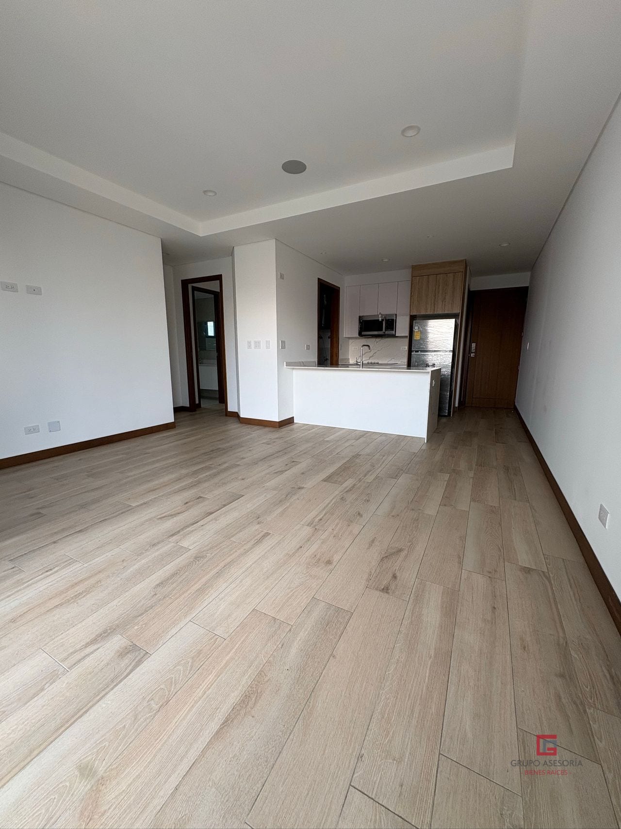 Apartamento en renta Ferré Diez zona 10 — Apartamento en Alquiler en Ferré Diez, Zona 10, Guatemala, Ciudad — foto 1 de 17