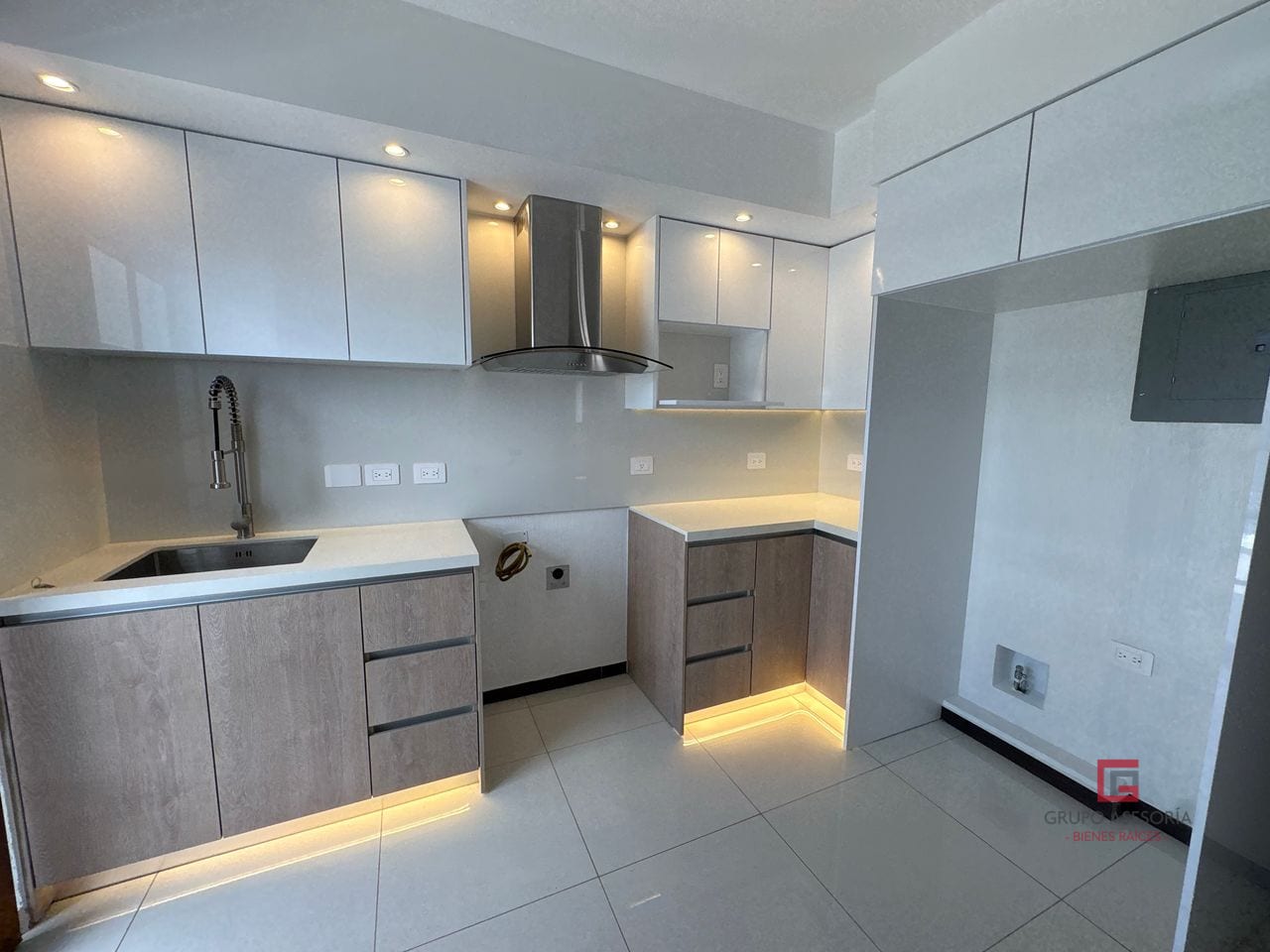 Cocina — Apartamento en renta Montesano zona 16 — Apartamento en Alquiler en Zona 16, Guatemala, Ciudad — foto 9 de 10